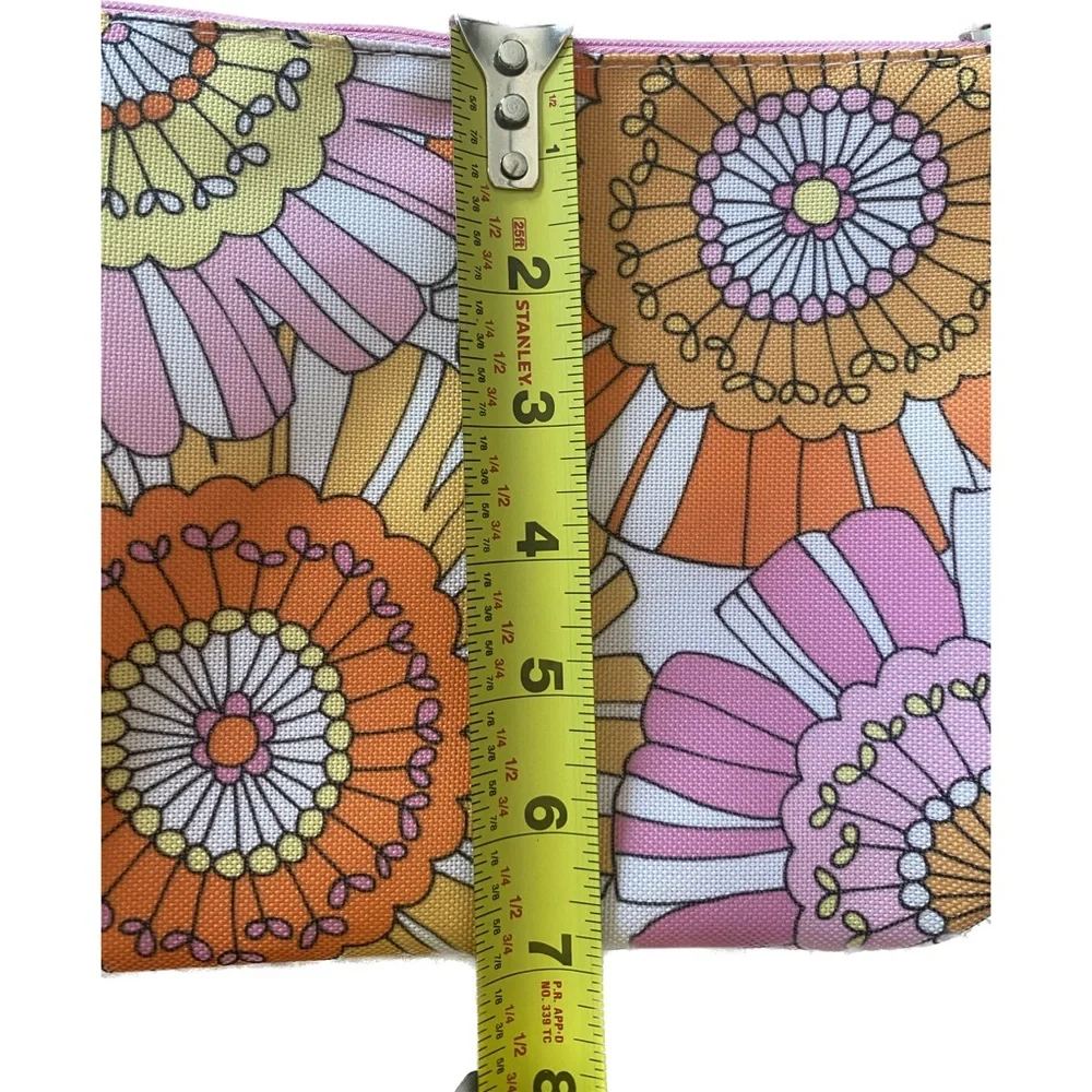 NEW Clinique Cute Flower Make-up Bag